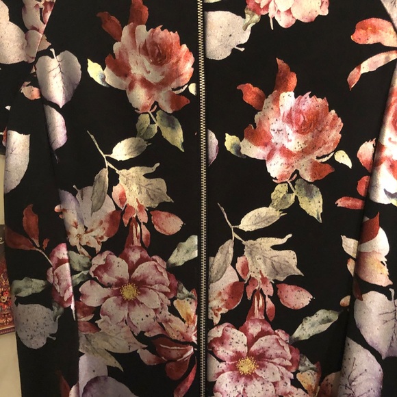 Women’s BeigeECI Metallic-Print Sheath Dress - Picture 5 of 10